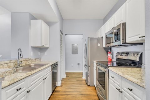 Condo in Orlando, Florida, 3 bedrooms  № 1873032 - photo 16