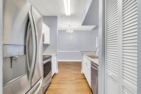 Condo in Orlando, Florida, 3 bedrooms  № 1873032 - photo 15