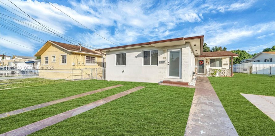 Дом в Майами, Флорида 2 спальни, 179.3м2 № 1984215