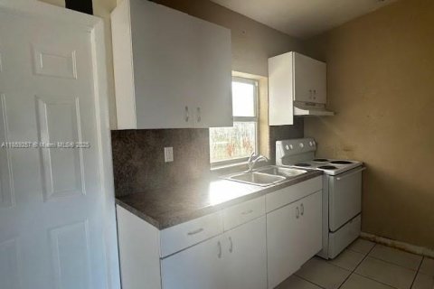 Apartamento en alquiler en Fort Lauderdale, Florida, 1 dormitorio, 89.19 m2 № 1893027 - foto 3