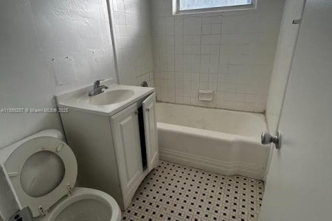 Apartamento en alquiler en Fort Lauderdale, Florida, 1 dormitorio, 89.19 m2 № 1893027 - foto 4