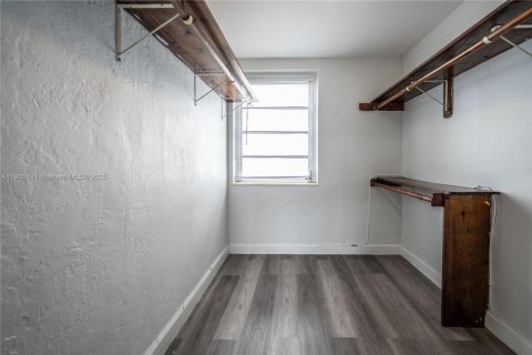 Снять в аренду квартиру в Майами-Бич, Флорида 1 спальня, 60.39м2, № 1956588 - фото 11