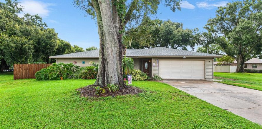 Villa ou maison à Auburndale, Floride 3 chambres, 168.99 m2 № 1900897