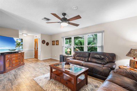 House in Auburndale, Florida 3 bedrooms, 168.99 sq.m. № 1900897 - photo 21