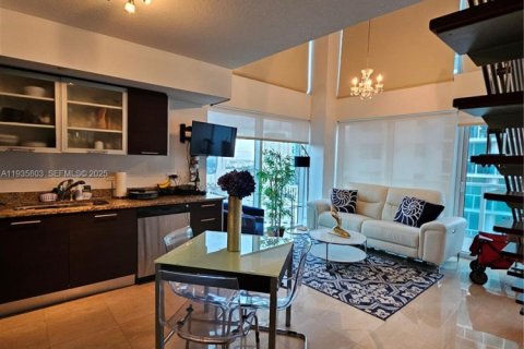 Condominio en alquiler en Miami, Florida, 2 dormitorios, 117.71 m2 № 1993910 - foto 22