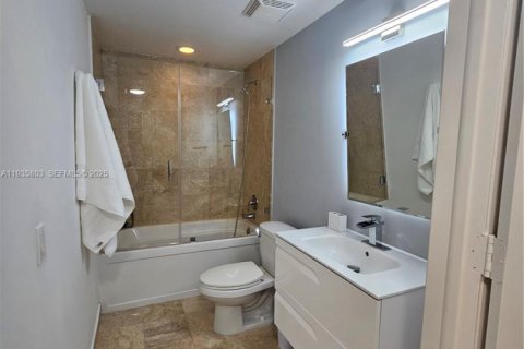 Condominio en alquiler en Miami, Florida, 2 dormitorios, 117.71 m2 № 1993910 - foto 10