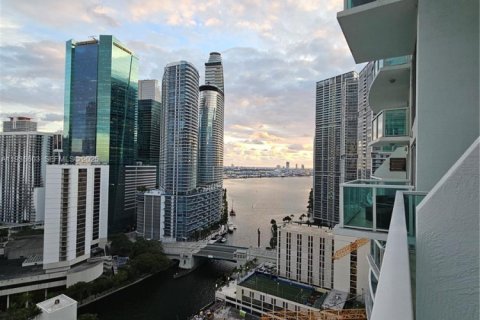 Condominio en alquiler en Miami, Florida, 2 dormitorios, 117.71 m2 № 1993910 - foto 20