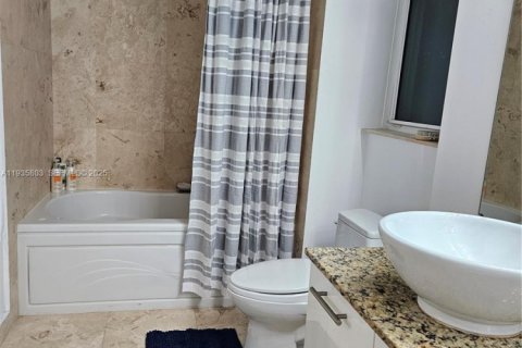 Condominio en alquiler en Miami, Florida, 2 dormitorios, 117.71 m2 № 1993910 - foto 27