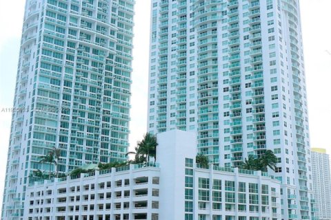 Condominio en alquiler en Miami, Florida, 2 dormitorios, 117.71 m2 № 1993910 - foto 9