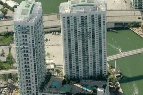 Condominio en alquiler en Miami, Florida, 2 dormitorios, 117.71 m2 № 1993910 - foto 7