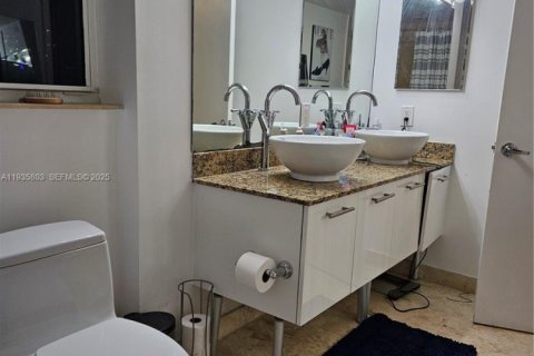 Condominio en alquiler en Miami, Florida, 2 dormitorios, 117.71 m2 № 1993910 - foto 29