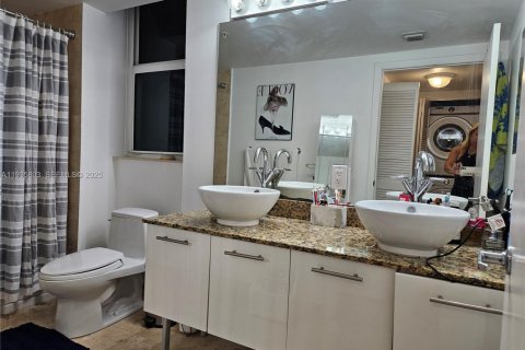 Condominio en alquiler en Miami, Florida, 2 dormitorios, 117.71 m2 № 1993910 - foto 28