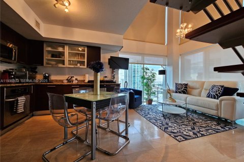 Condominio en alquiler en Miami, Florida, 2 dormitorios, 117.71 m2 № 1993910 - foto 21