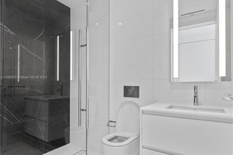 Condo in Miami, Florida, 3 bedrooms  № 1775129 - photo 29