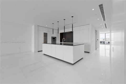 Condo in Miami, Florida, 3 bedrooms  № 1775129 - photo 8