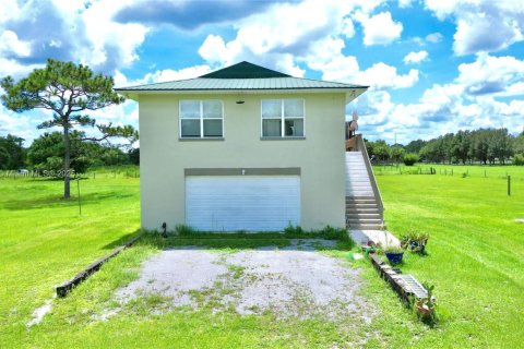 House in Okeechobee, Florida 2 bedrooms № 1888364 - photo 4