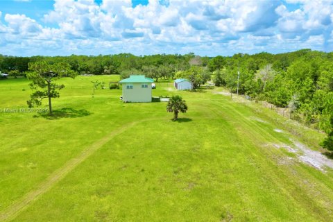 House in Okeechobee, Florida 2 bedrooms № 1888364 - photo 18