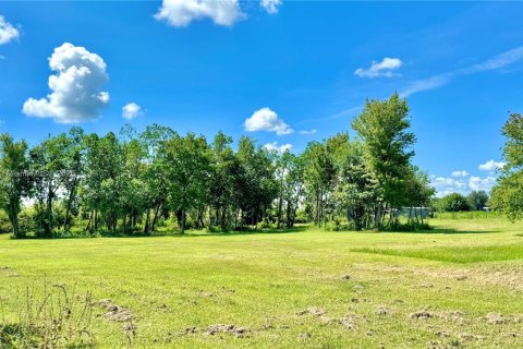 House in Okeechobee, Florida 2 bedrooms № 1888364 - photo 2