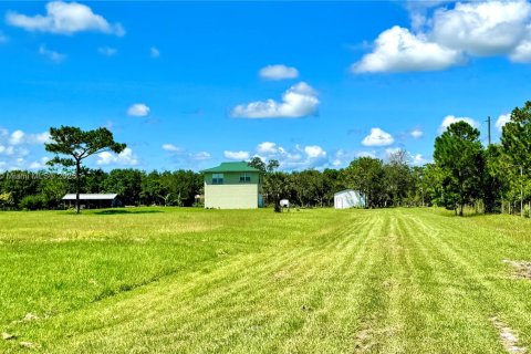 House in Okeechobee, Florida 2 bedrooms № 1888364 - photo 6