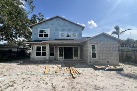 House in Orlando, Florida 4 bedrooms, 331.2 sq.m. № 2210238 - photo 14