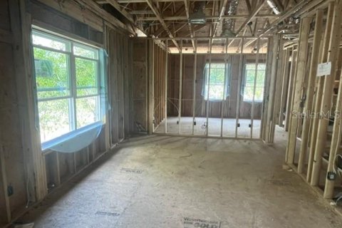 House in Orlando, Florida 4 bedrooms, 331.2 sq.m. № 2210238 - photo 11