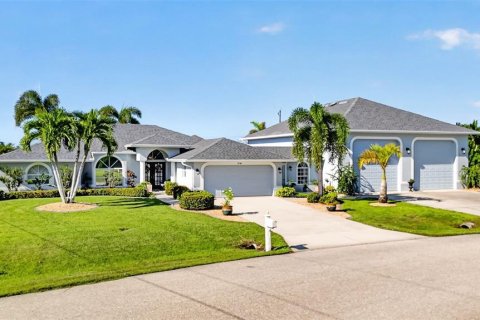 Villa ou maison à Punta Gorda, Floride 3 chambres, 203.27 m2 № 2429541