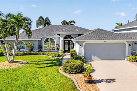 Villa ou maison à vendre à Punta Gorda, Floride: 3 chambres, 203.27 m2 № 2429541 - photo 4