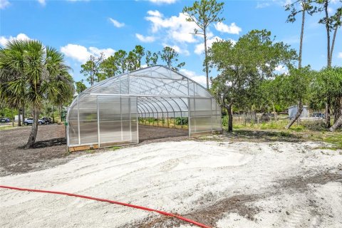 House in North Port, Florida 3 bedrooms, 219.99 sq.m. № 1805118 - photo 22