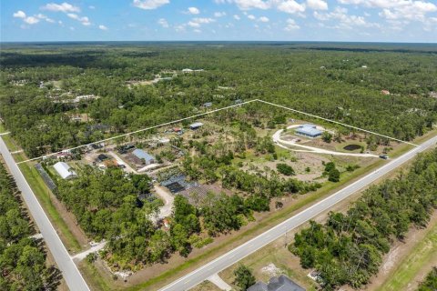 House in North Port, Florida 3 bedrooms, 219.99 sq.m. № 1805118 - photo 4