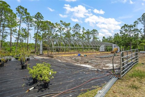 House in North Port, Florida 3 bedrooms, 219.99 sq.m. № 1805118 - photo 26