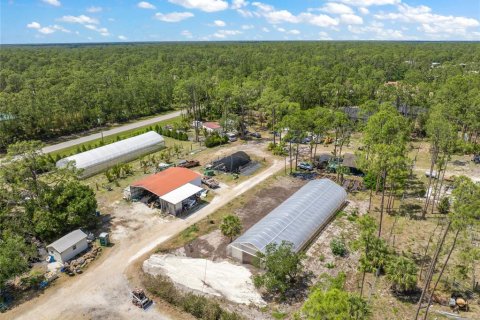 House in North Port, Florida 3 bedrooms, 219.99 sq.m. № 1805118 - photo 9