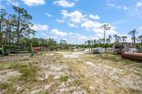 House in North Port, Florida 3 bedrooms, 219.99 sq.m. № 1805118 - photo 21
