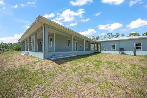 House in North Port, Florida 3 bedrooms, 219.99 sq.m. № 1805118 - photo 29