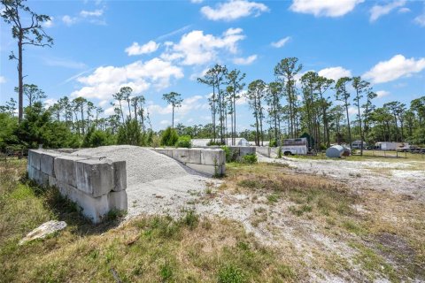 House in North Port, Florida 3 bedrooms, 219.99 sq.m. № 1805118 - photo 20