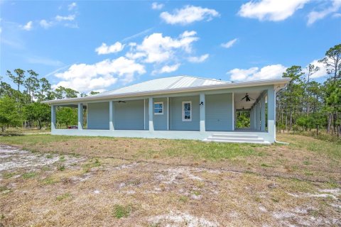 House in North Port, Florida 3 bedrooms, 219.99 sq.m. № 1805118 - photo 28