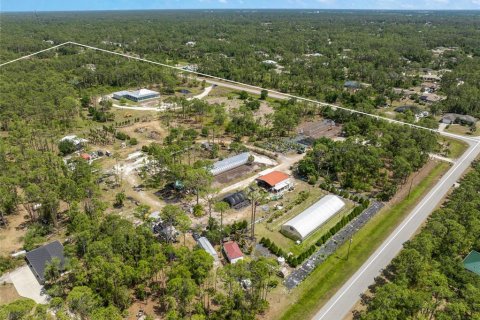 House in North Port, Florida 3 bedrooms, 219.99 sq.m. № 1805118 - photo 5