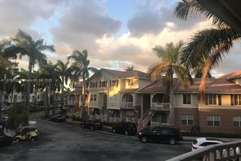 Condo in Miami, Florida, 3 bedrooms  № 2035276 - photo 2