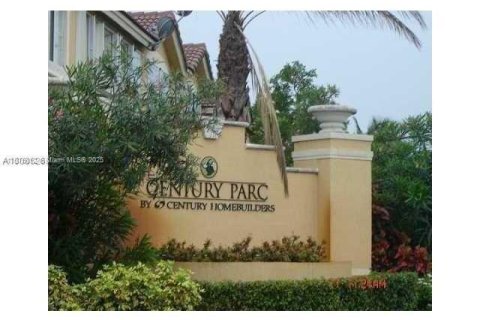 Condo in Miami, Florida, 3 bedrooms  № 2035276 - photo 14