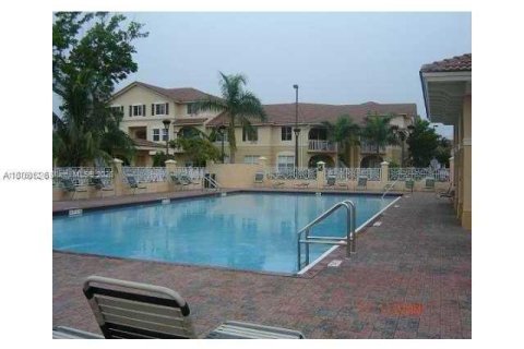 Condo in Miami, Florida, 3 bedrooms  № 2035276 - photo 15