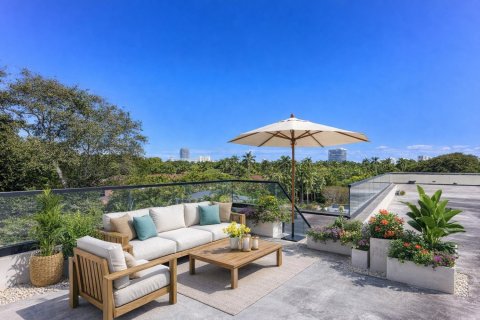 House in Miami, Florida 8 bedrooms, 446.12 sq.m. № 2083152 - photo 6