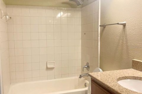 Condominio en alquiler en Sarasota, Florida, 3 dormitorios, 117.06 m2 № 2167892 - foto 16