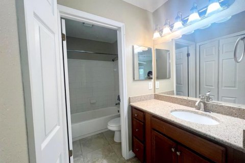 Condominio en alquiler en Sarasota, Florida, 3 dormitorios, 117.06 m2 № 2167892 - foto 12