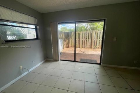 Adosado en alquiler en Coral Springs, Florida, 2 dormitorios, 96.62 m2 № 1925972 - foto 8