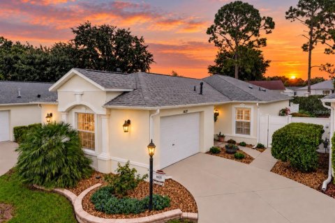 House in The Villages, Florida 2 bedrooms, 107.02 sq.m. № 2289841