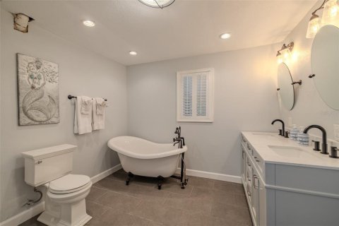 House in Ruskin, Florida 3 bedrooms, 210.98 sq.m. № 1919906 - photo 29