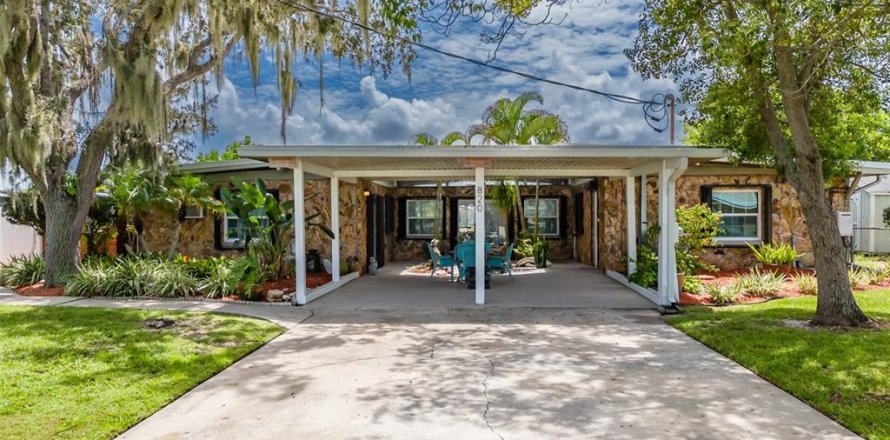 House in Ruskin, Florida 3 bedrooms, 210.98 sq.m. № 1919906