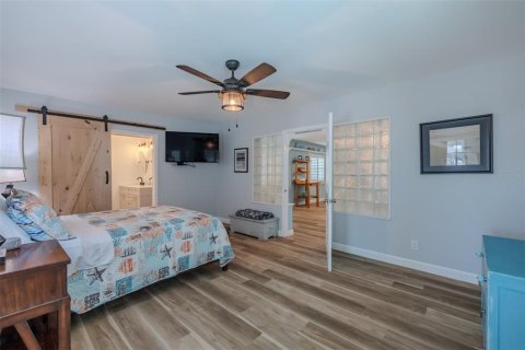 House in Ruskin, Florida 3 bedrooms, 210.98 sq.m. № 1919906 - photo 27