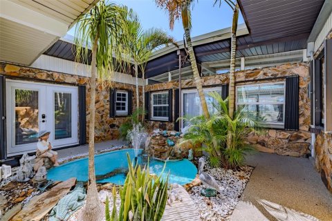 House in Ruskin, Florida 3 bedrooms, 210.98 sq.m. № 1919906 - photo 9