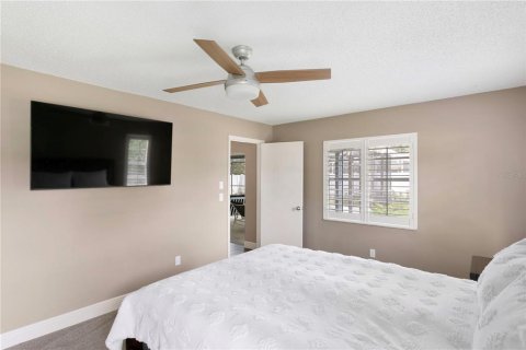 House in Clearwater, Florida 2 bedrooms, 138.24 sq.m. № 1907781 - photo 25