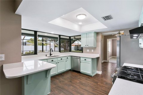 House in Clearwater, Florida 2 bedrooms, 138.24 sq.m. № 1907781 - photo 5